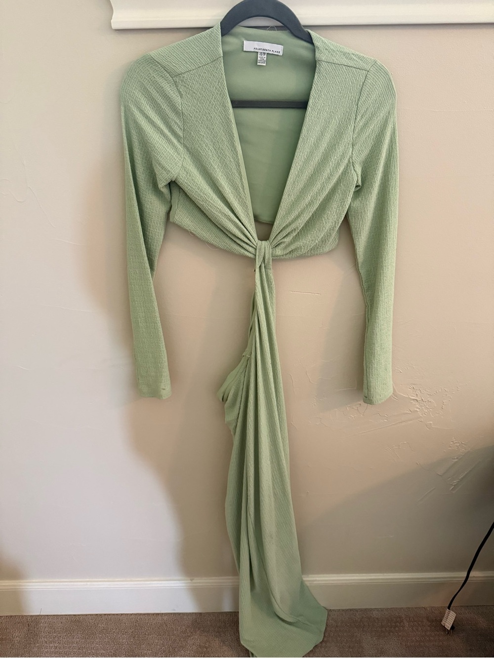 FOURTEENTH Place Dress Sol Side Cutout Long Sleeve Midi Dress - Pistachio